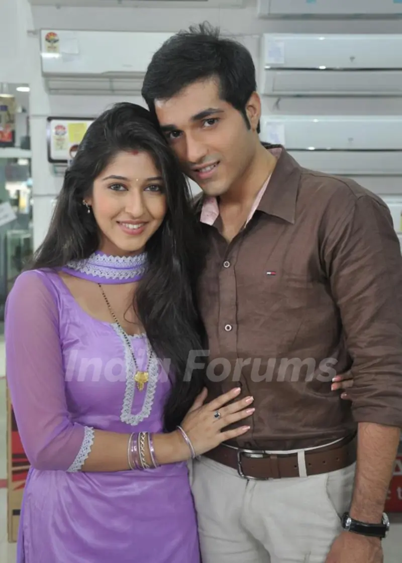Ankit Narang and Sonarika Bhadoria in Tum Dena Sath Mera