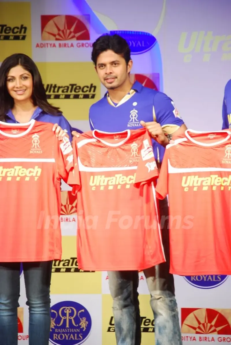 Shilpa Shetty and Rahul Dravid during the unveiling of the Rajasthan Royals Jersey at JW Marriott Hotel in Mumbai