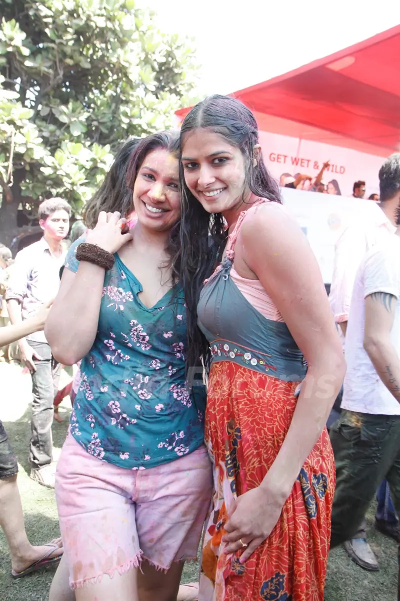 Mink Brar at Zoom Holi bash