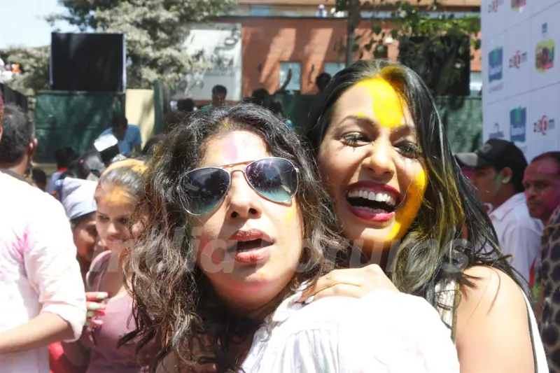 Kashmira Shah and Sambhavna Seth at Zoom Holi bash