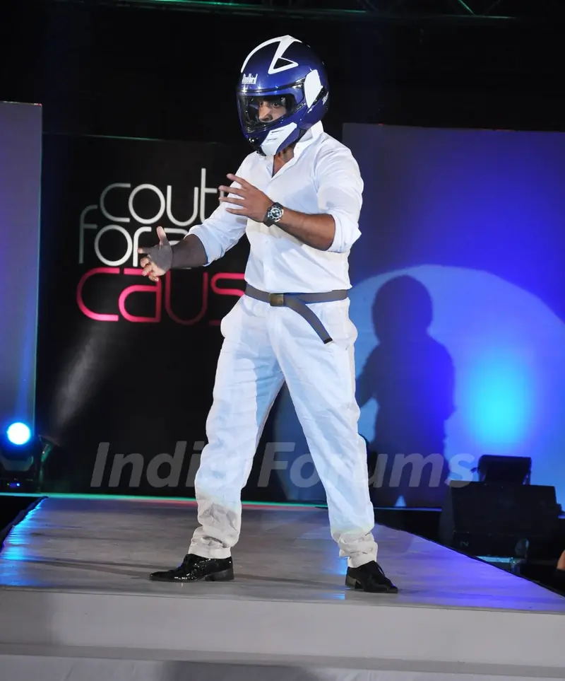 Abhishek Awasthi doing a Robo dance at the Couture for Cause Fashion Show in ITC Maratha on 13th March 2012. .