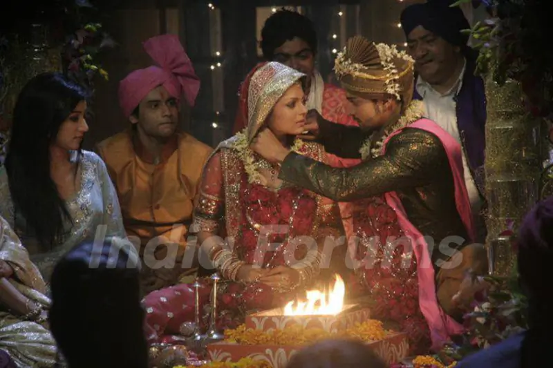Drashti and Gurmeet as Maan and Geet