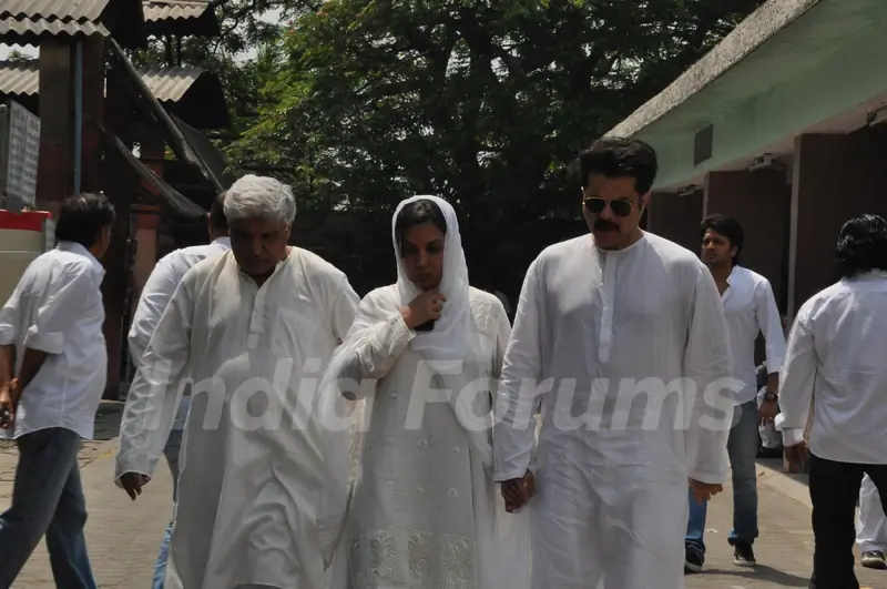 Javed Akhtar, Shabana Azmi and Anil Kapoor at Mona Kapoor's funeral at Pawan Hans