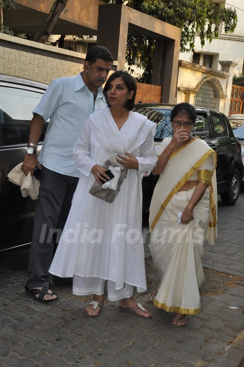 Shabana Azmi at chautha of Mona Kapoor