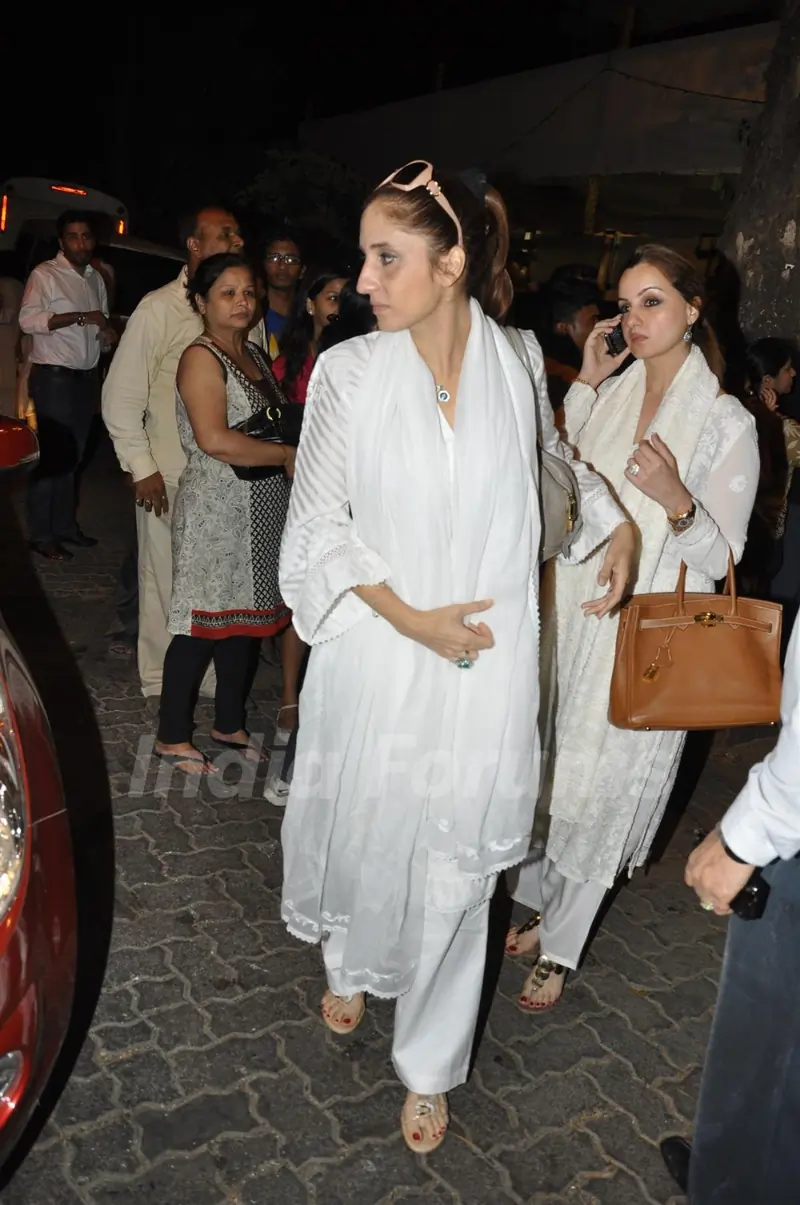 Prayer meet for Mona Kapoor