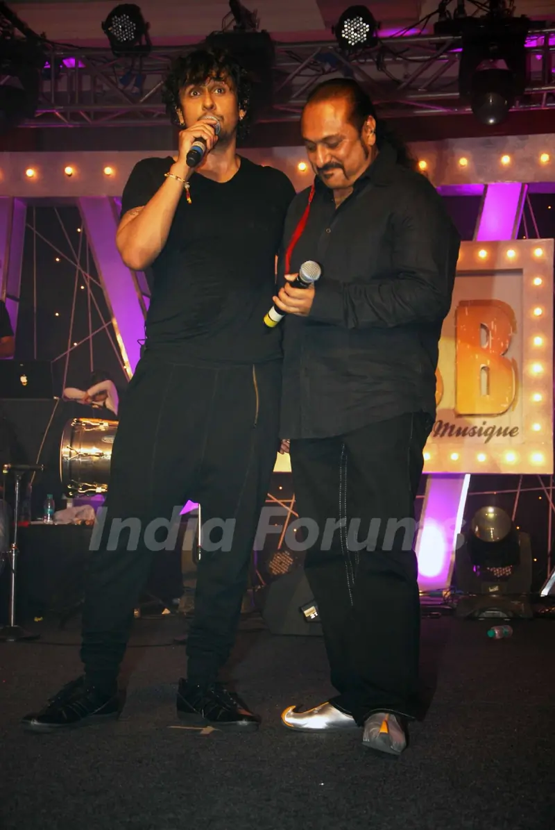 Sonu Niigaam with Leslie Lewis at Gitanjali Le Club Musique