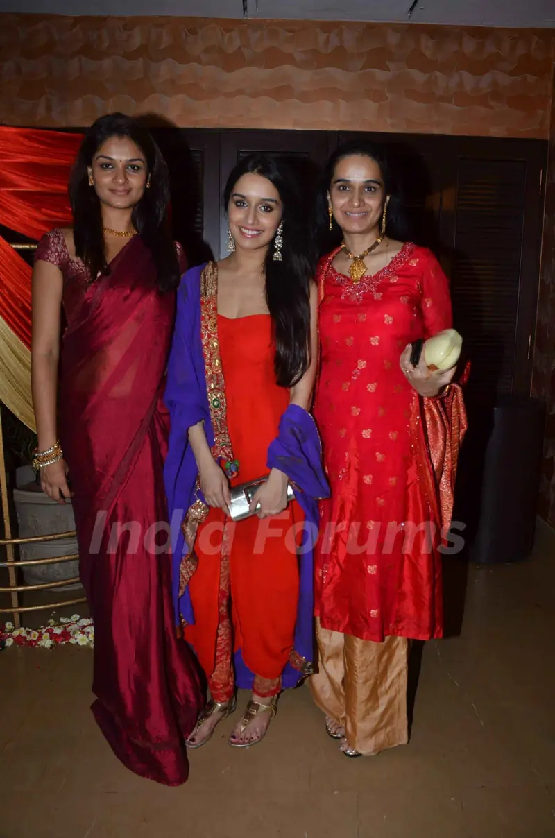 Tejawani Kolhapure Shraddha kapoor & Shivangi Kapoor at sangeet of Bappa Lahiri & Taneesha Verma