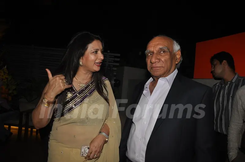 Yash Chopra with Poonam Dhillon at her Birthday Bash