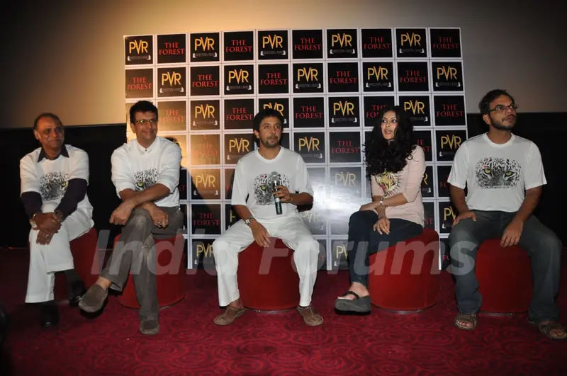 Tarun Kumar,Javed Jaaferi,Ashvin Kumar,Nandana & Ankur Vikal at 'The Forest' Movie First Look launch
