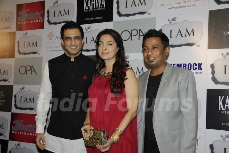 Sanjay Suri, Juhi Chawla and Onir at 'I Am' National Award winning bash