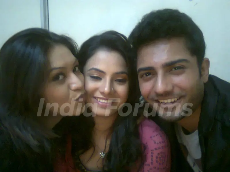 Malika, Deblina and Rehaan on sets of Sajda Tere Pyaar Mein