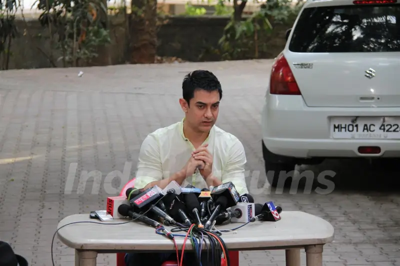 Aamir Khan holds press meet regarding his TV show Satyamev Jayate at his house on sunday