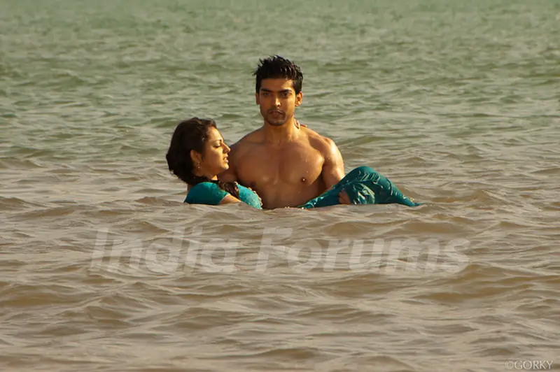 Gurmeet Choudhury & Drashti Dhami