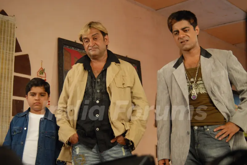Mahesh Manjrekar and Sushant Singh in the movie Toss