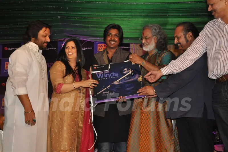 Richa Sharma Roop Kumar Rathod,Paras Nath,Leslie Lewis at Eternal Winds World Fusion Album launch