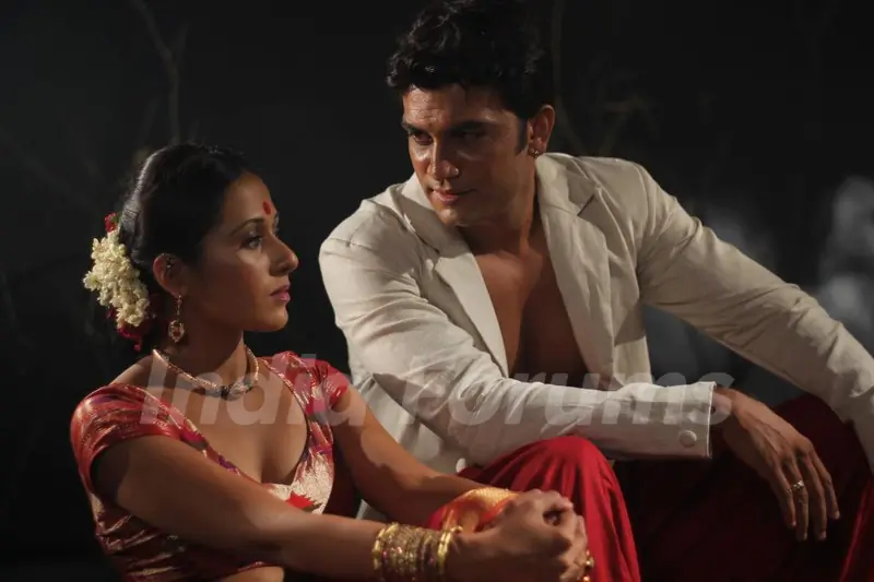 Sharad Kelkar and Tejaswini Lonari
