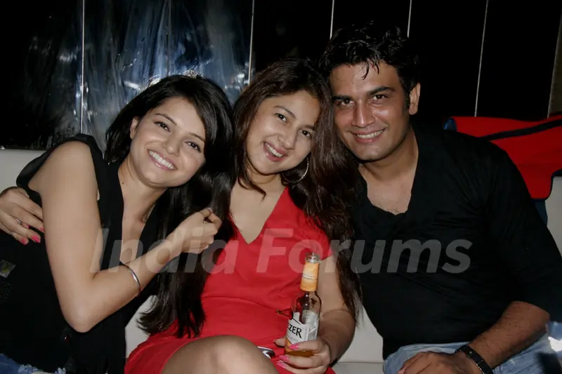 Rubina Dilaik, Keerti Kelkar and Sharad Kelkar at Karan Wahi Birthday Party