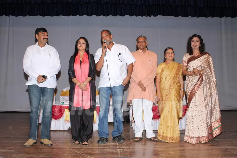 Bollywood actors Nana Patekar and Mrinal Kulkarni at press meet for movie based on Baba Amte in Dadar, Mumbai. .