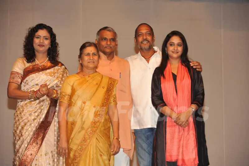Bollywood actors Nana Patekar and Mrinal Kulkarni at press meet for movie based on Baba Amte in Dadar, Mumbai