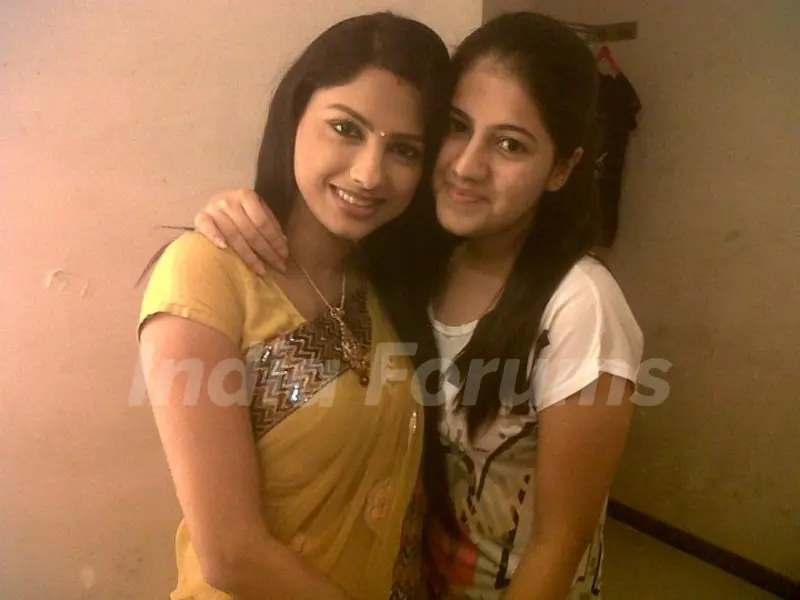 Rucha Hasabnis aka Rashi Modi On Saathiya Set