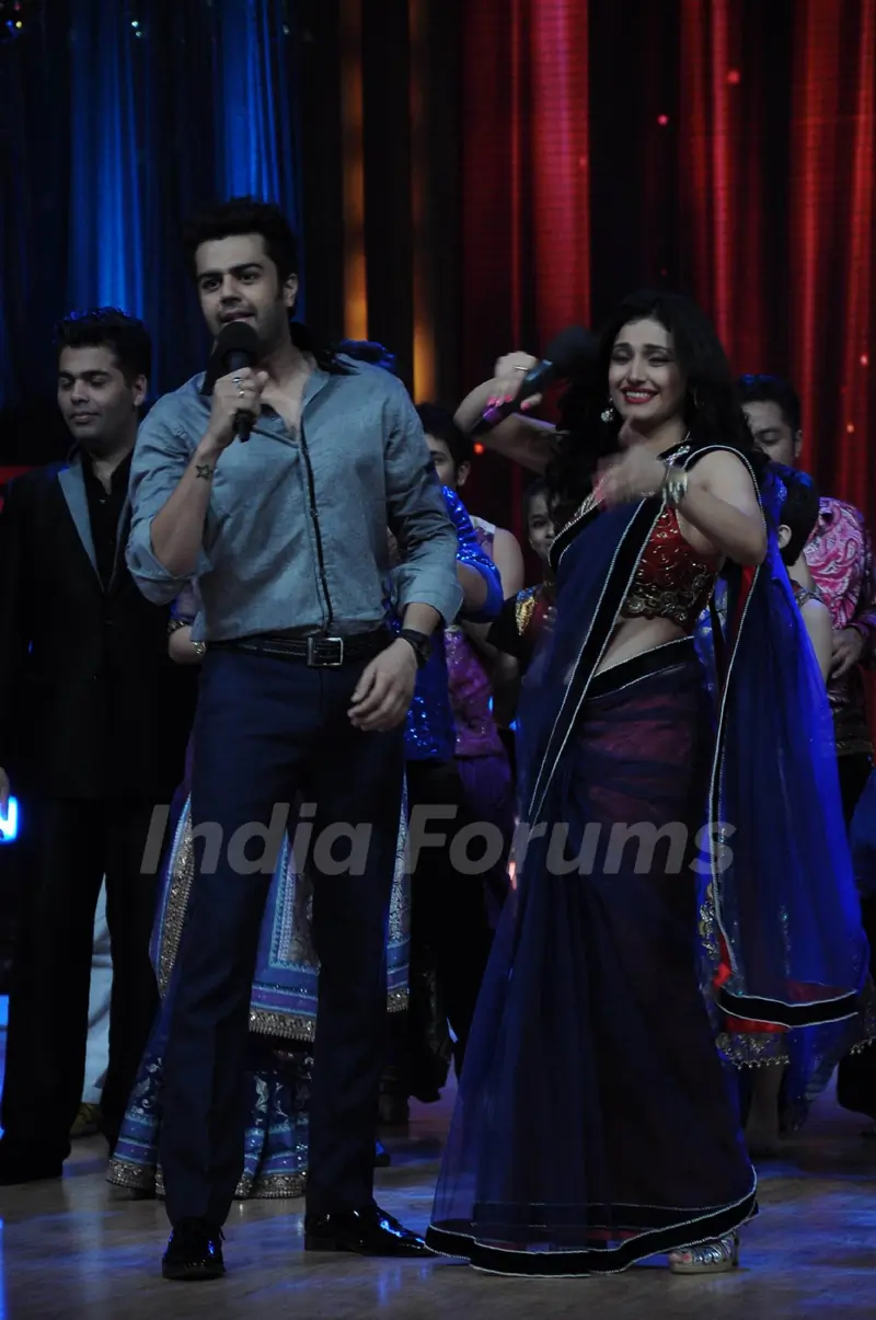 Manish Paul and Ragini Khanna on the sets of Jhalak Dikhhla Jaa