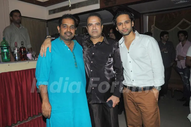 Shankar Mahadevan at Suresh Wadkar's Birthday Bash