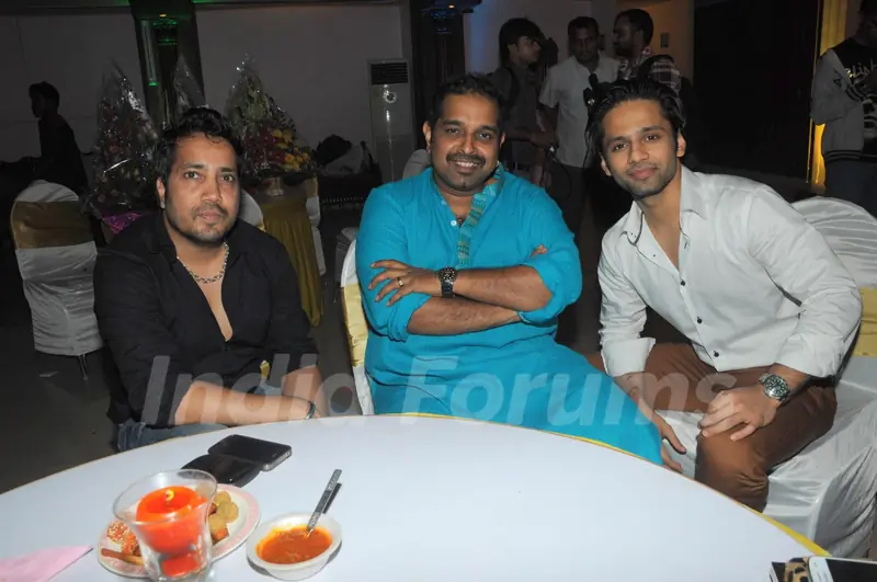 Shankar Mahadevan and Mika Singh at Suresh Wadkar's Birthday Bash