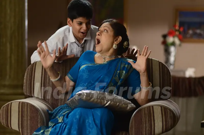 Anmol Jyotir and Aroona Irani in Parichay Nayee Zindagi Kay Sapno Ka