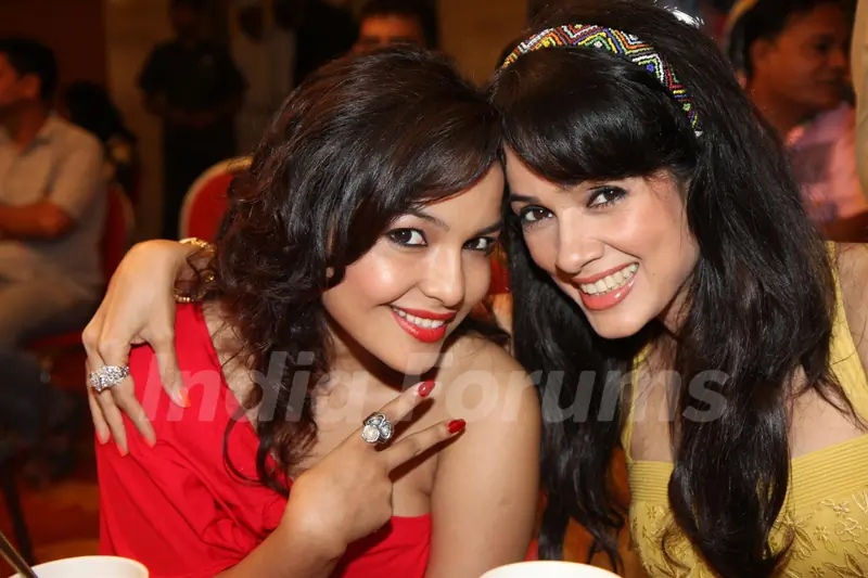Chitrashi Rawat and Vidya Malvade at International Diamond Day