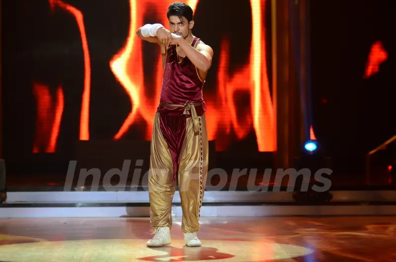 Gurmeet Choudhary in Jhalak Dikhhla Jaa 3