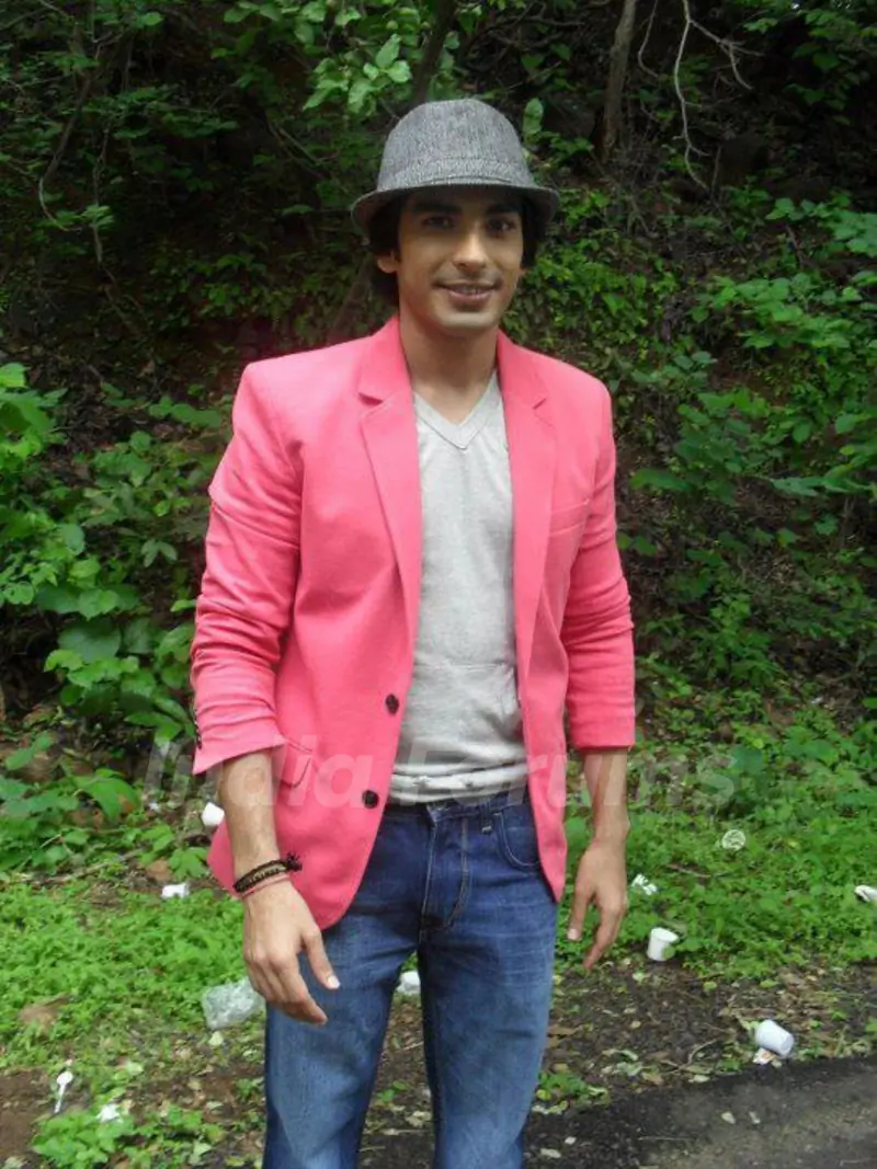 Mohit Segal Khamoshiyaan Look