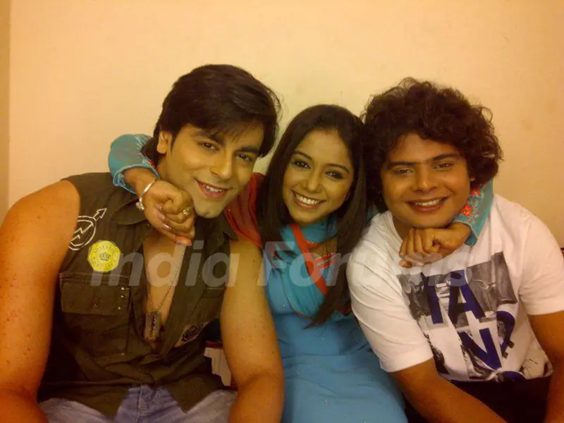 Karan Goddwani & Yashashri Masurkar In Rang badalti odhani