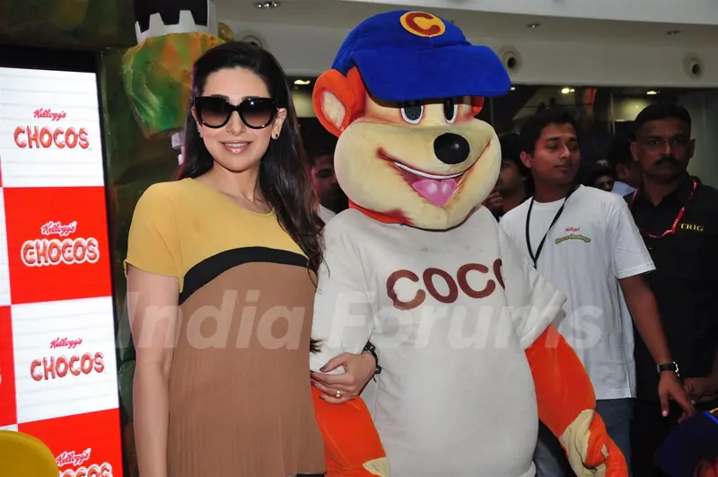 Brand ambassador of Kellogg's Chocos, Karisma Kapoor at the launch of 'Augmented Reality Game' in Oberoi Mall, Mumbai