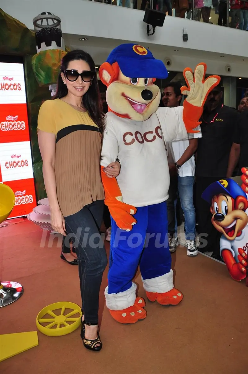 Brand ambassador of Kellogg's Chocos, Karisma Kapoor at the launch of 'Augmented Reality Game' in Oberoi Mall, Mumbai