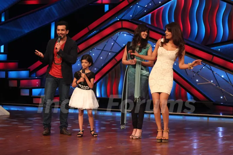 Priyanka Chopra & Lleana Dcruz on the sets of Dance India Dance