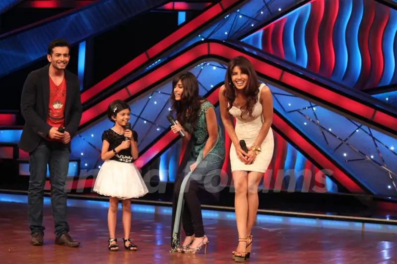 Priyanka Chopra & Lleana Dcruz on the sets of Dance India Dance