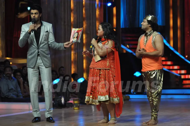 Manish Paul, Bharti Singh and Savio on Set of Jhalak Dikhhala Jaa