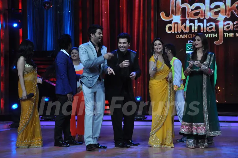 Manish, Karan Johar, Madhuri, Kareena Kapoor at Film Promotion Heroine on Jhalak Dikhhala Jaa