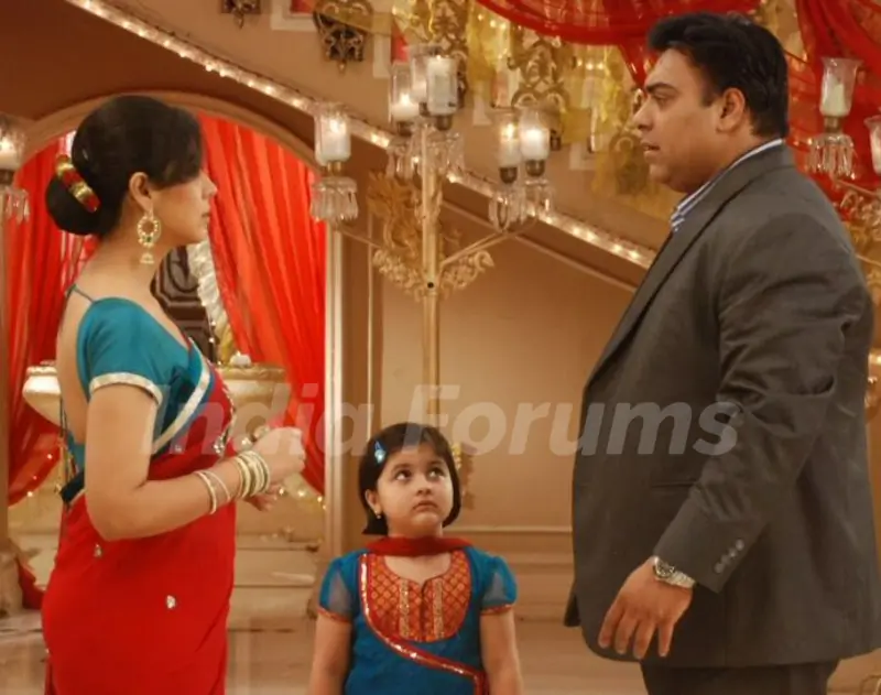 A still from Bade Aache Lagte Hai