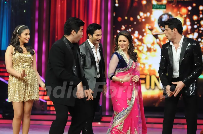 Karan Johar, Madhuri Dixit, Siddharth Malhotra, Varun Dhawan & Alia Bhatt on the sets of JDJ