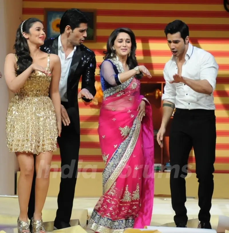 Madhuri Dixit, Siddharth Malhotra, Varun Dhawan and Alia Bhatt dances on the sets of Jhalak Dikhla Jaa