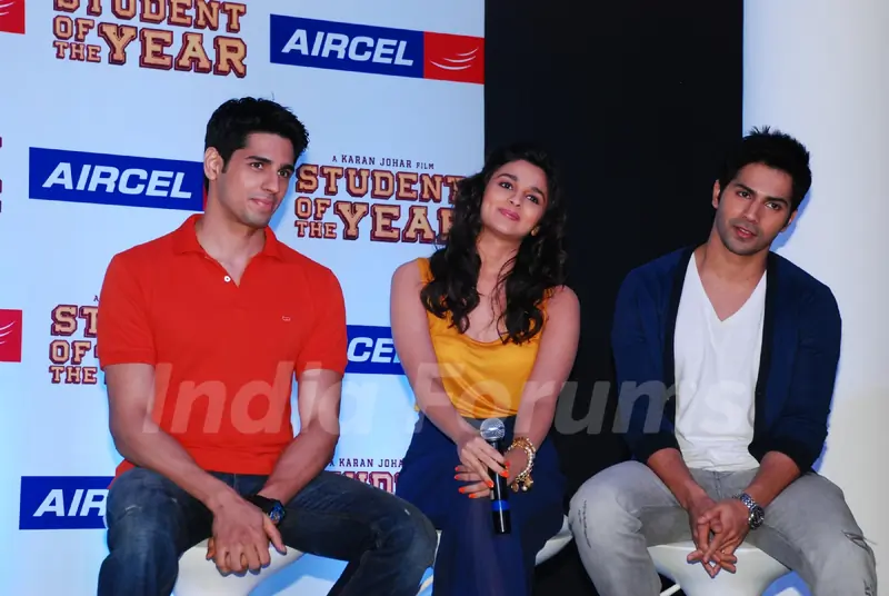 Student of the Year team Unveils Aircel Trophy Buddy of the Year