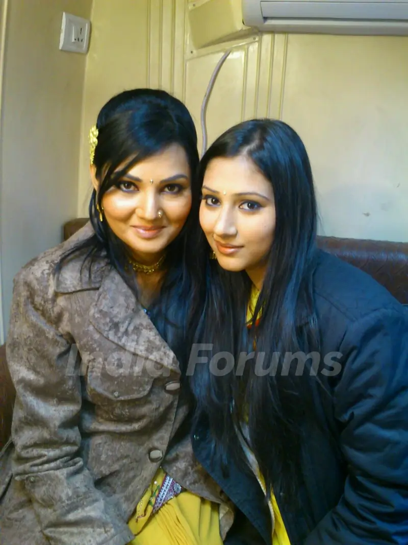 Disha with Bharti for the shoot of Pyaar Ka Dard Hai Meetha Meetha Pyaara Pyaara.