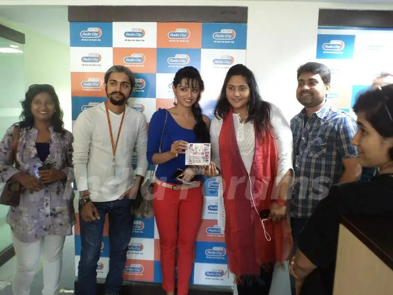 Parul promoting her movie with MYOHO team