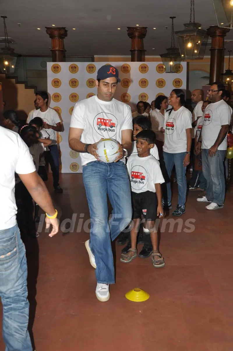 Abhishek, Aishwarya Bachchan At Magic Bus Event