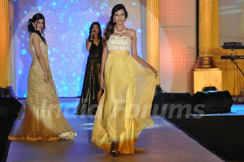 Gitanjali fashion show at Mahalaxmi Race Course in Mumbai