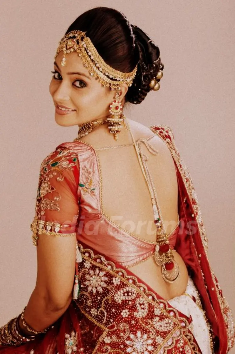 Aleeza Khan in bridal