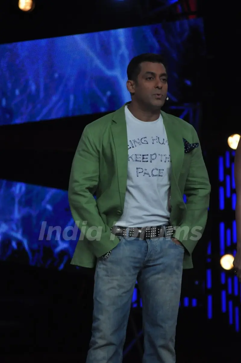Salman Khan promoting Dabbang 2 on the sets of Big Boss 6