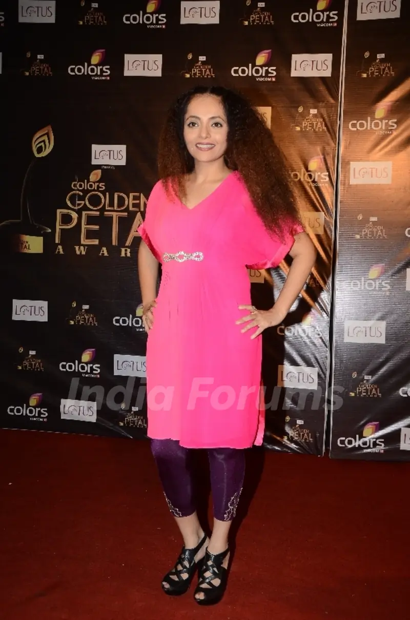 Rakhi Vijan as Roma of Madhubala at Colors Golden Petal Awards Red Carpet Moments