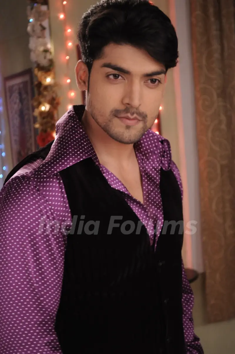 Gurmeet Choudhary as Yash Suraj Pratap Sindhia in Punar Vivah
